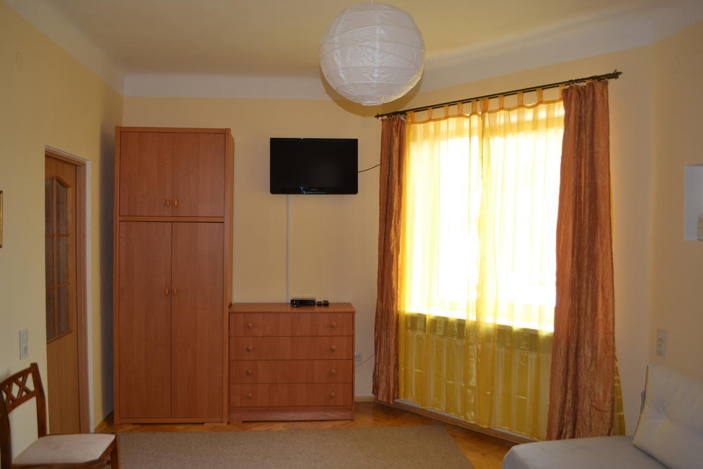 Near Citadel Apartment Lviv Oda fotoğraf
